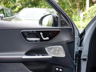 Mercedes-Benz C-Class AMG 2024 AMG C 63 S E Performance F1 Edición especial interior foto 18 Mercedes-Benz C-Class AMG 2024 AMG C 63 S E Performance F1 Edición especial interior foto 18