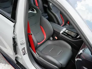 Mercedes-Benz C-Class AMG 2024 AMG C 63 S E Performance F1 Edición especial interior foto 19 Mercedes-Benz C-Class AMG 2024 AMG C 63 S E Performance F1 Edición especial interior foto 19