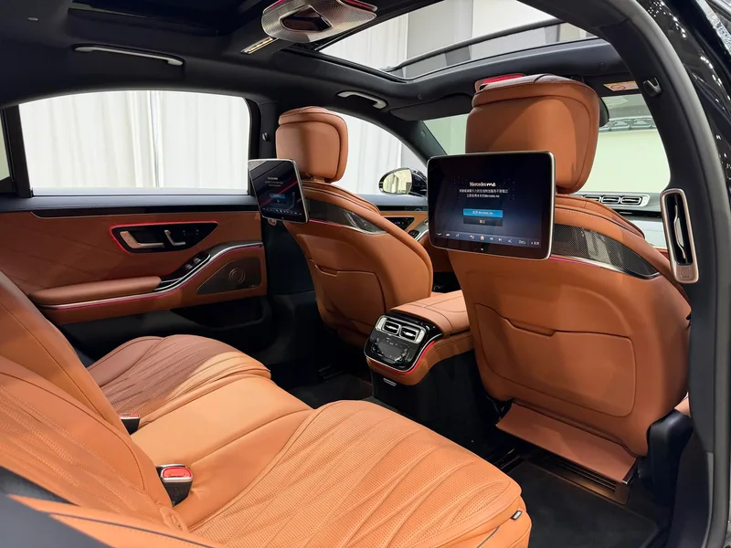Mercedes-Benz Mercedes-AMG S-Class 2024 AMG S 63 L E Performance intérieur photo 9 Mercedes-Benz Mercedes-AMG S-Class 2024 AMG S 63 L E Performance intérieur photo 9