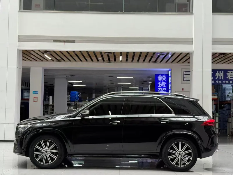 Mercedes-Benz GLE (Imported) 2024 Reforma GLE 350 4MATIC Estilo de moda exterior foto 8 Mercedes-Benz GLE (Imported) 2024 Reforma GLE 350 4MATIC Estilo de moda exterior foto 8
