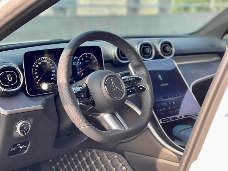 Mercedes-Benz C-Class 2024 C 200 L Version sportive intérieur photo 7 Mercedes-Benz C-Class 2024 C 200 L Version sportive intérieur photo 7