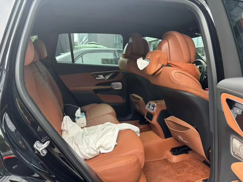 Mercedes-Benz GLC 2025 Restyling GLC 300 L 4MATIC Dynamic 5 seat interior photo 7 Mercedes-Benz GLC 2025 Restyling GLC 300 L 4MATIC Dynamic 5 seat interior photo 7