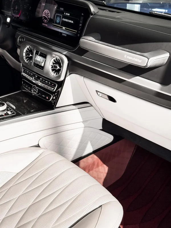 Mercedes-Benz Mercedes-AMG G-Class 2022 AMG G 63 interior foto 13 Mercedes-Benz Mercedes-AMG G-Class 2022 AMG G 63 interior foto 13