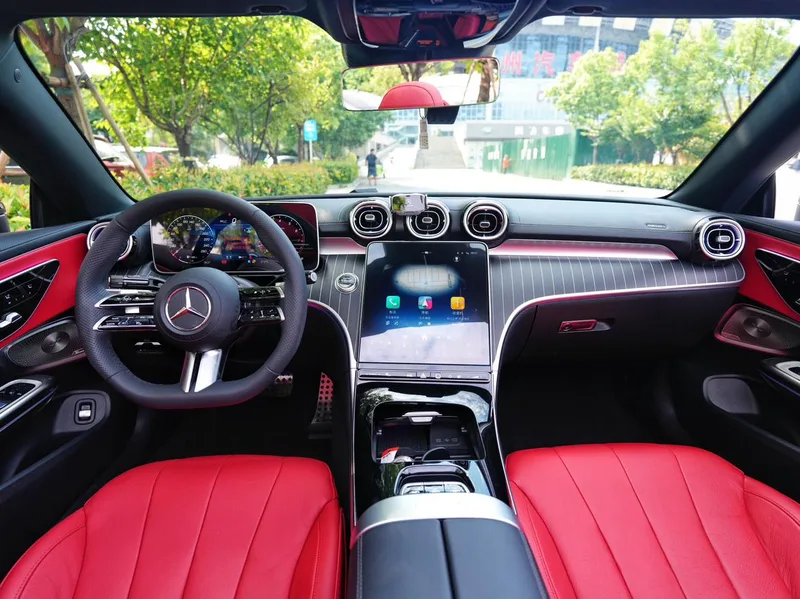 Mercedes-Benz CLE 2025 CLE 300 4MATIC Convertible Coupe interior photo 9 Mercedes-Benz CLE 2025 CLE 300 4MATIC Convertible Coupe interior photo 9