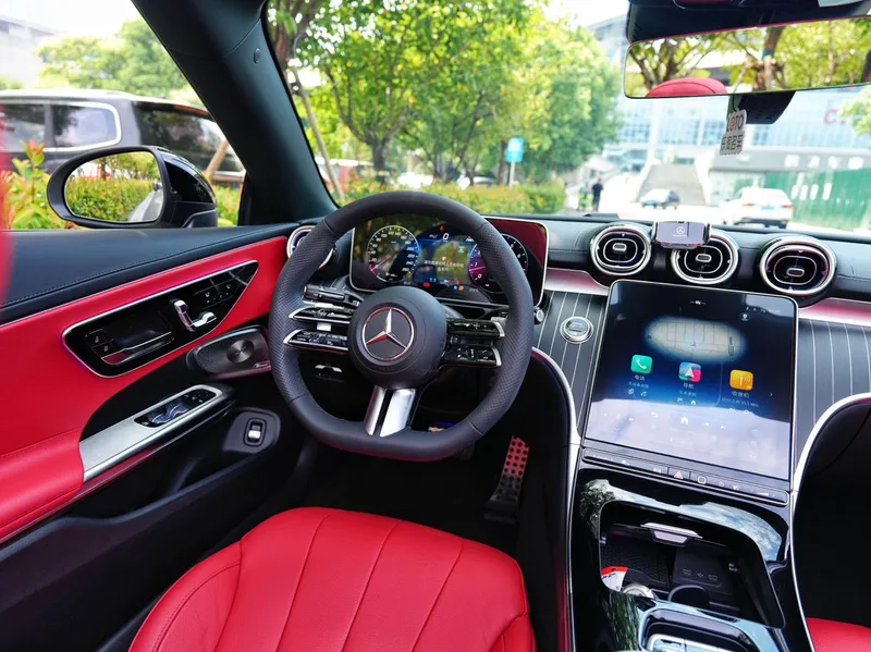 Mercedes-Benz CLE 2025 CLE 300 4MATIC Convertible Coupe interior photo 10 Mercedes-Benz CLE 2025 CLE 300 4MATIC Convertible Coupe interior photo 10