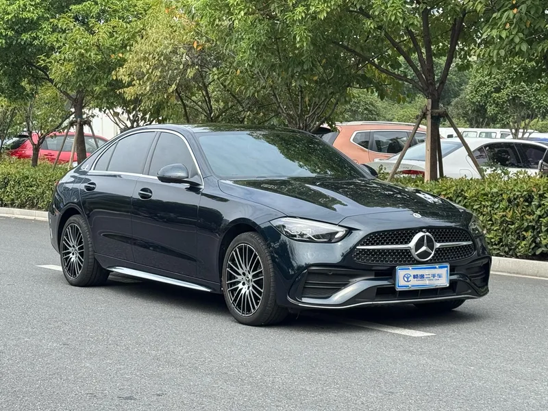 Mercedes-Benz C-Class 2025 Reforma C 260 L Versión deportiva exterior foto 3 Mercedes-Benz C-Class 2025 Reforma C 260 L Versión deportiva exterior foto 3
