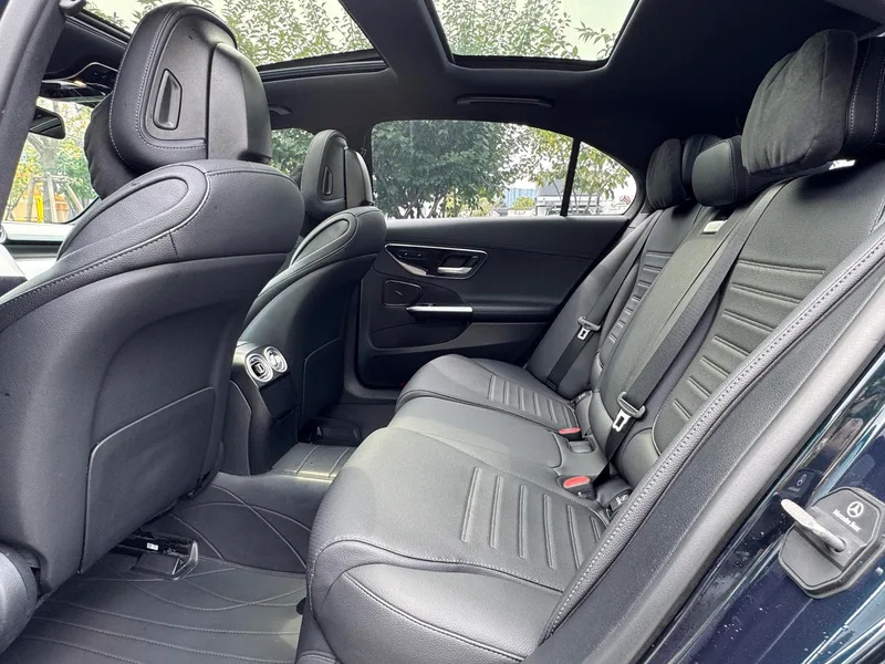 Mercedes-Benz C-Class 2025 Reforma C 260 L Versión deportiva interior foto 11 Mercedes-Benz C-Class 2025 Reforma C 260 L Versión deportiva interior foto 11