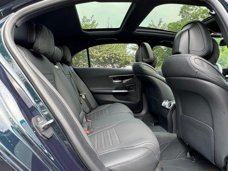 Mercedes-Benz C-Class 2025 Reforma C 260 L Versión deportiva interior foto 12 Mercedes-Benz C-Class 2025 Reforma C 260 L Versión deportiva interior foto 12