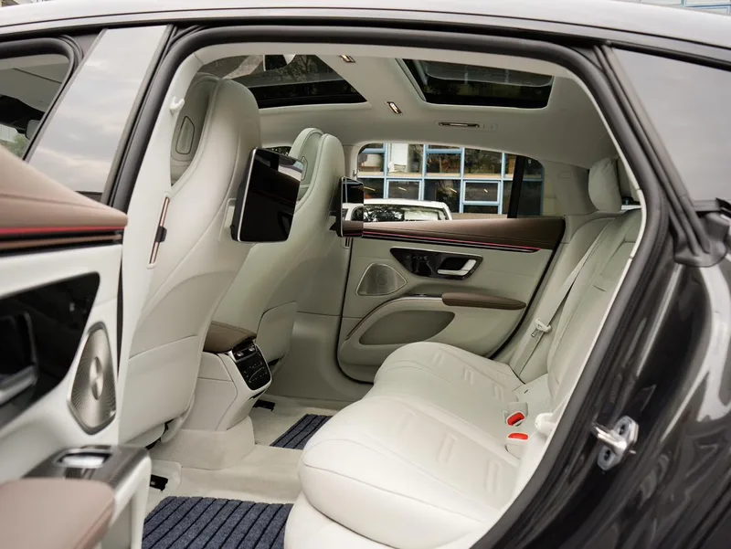Mercedes-Benz EQS AMG 2023 AMG EQS 53 4MATIC+ interior photo 15 Mercedes-Benz EQS AMG 2023 AMG EQS 53 4MATIC+ interior photo 15