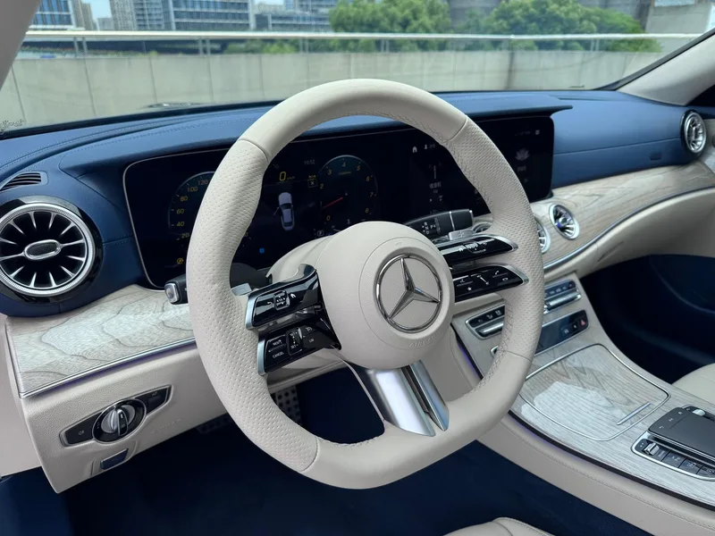 Mercedes-Benz E-Class (Imported) 2023 Reforma E 260 Coupé exterior foto 5 Mercedes-Benz E-Class (Imported) 2023 Reforma E 260 Coupé exterior foto 5