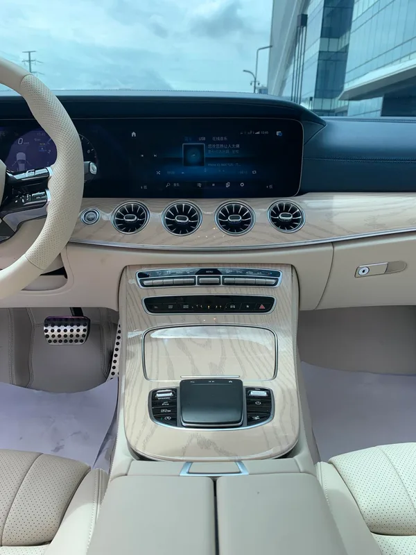 Mercedes-Benz E-Class (Imported) 2023 Restyling E 260 Coupe interior photo 12 Mercedes-Benz E-Class (Imported) 2023 Restyling E 260 Coupe interior photo 12