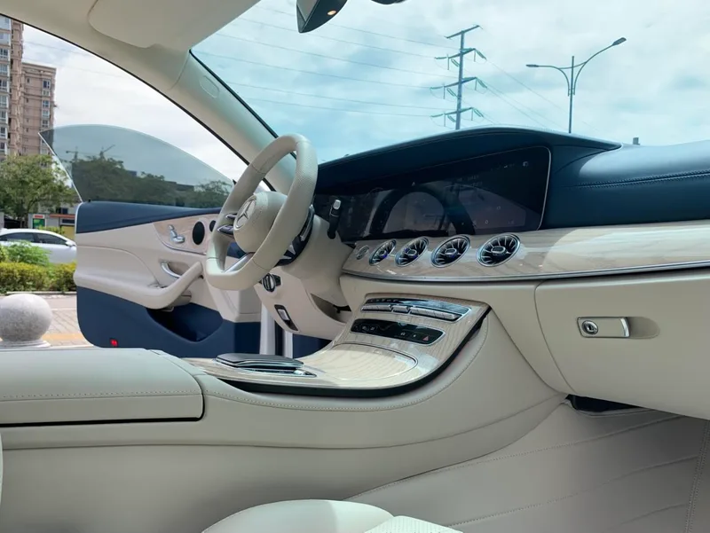 Mercedes-Benz E-Class (Imported) 2023 Restyling E 260 Coupe interior photo 13 Mercedes-Benz E-Class (Imported) 2023 Restyling E 260 Coupe interior photo 13