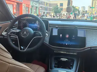 Mercedes-Benz E-Class 2024 Reforma E 300 L Estilo de moda Coche interior foto 6 Mercedes-Benz E-Class 2024 Reforma E 300 L Estilo de moda Coche interior foto 6