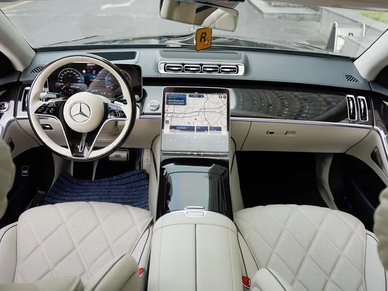 Mercedes-Benz Mercedes-Maybach S-Class 2025 S 480 4MATIC interior photo 13 Mercedes-Benz Mercedes-Maybach S-Class 2025 S 480 4MATIC interior photo 13