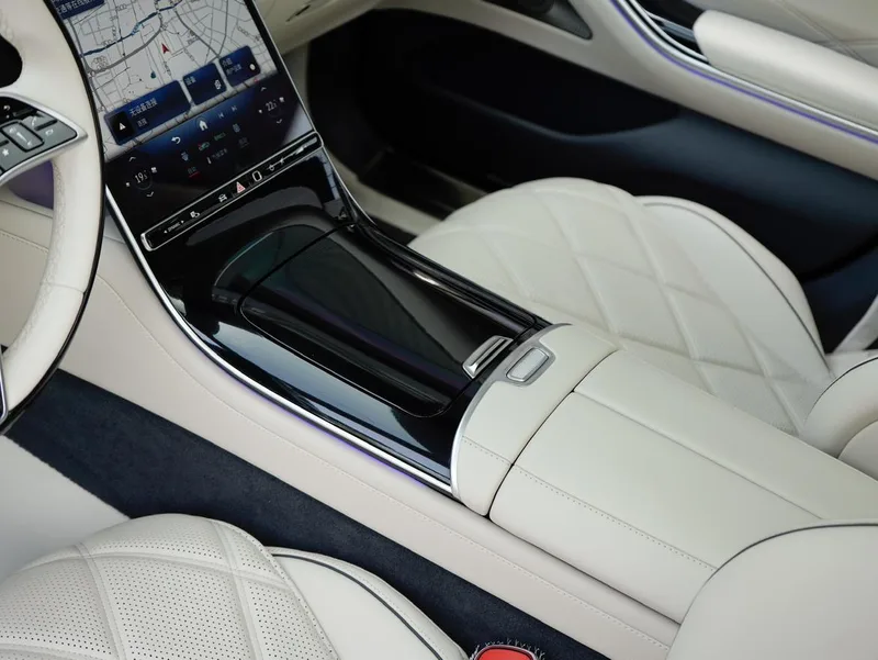 Mercedes-Benz Mercedes-Maybach S-Class 2025 S 480 4MATIC interior photo 18 Mercedes-Benz Mercedes-Maybach S-Class 2025 S 480 4MATIC interior photo 18