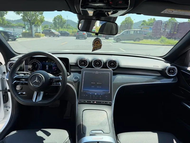Mercedes-Benz C-Class 2024 C 260 L Sports version interior photo 9 Mercedes-Benz C-Class 2024 C 260 L Sports version interior photo 9