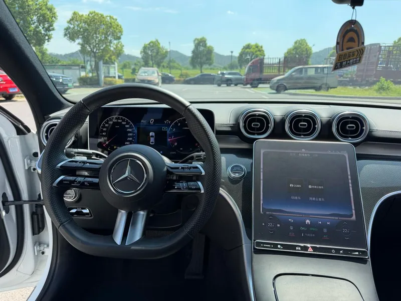 Mercedes-Benz C-Class 2024 C 260 L Sports version interior photo 10 Mercedes-Benz C-Class 2024 C 260 L Sports version interior photo 10