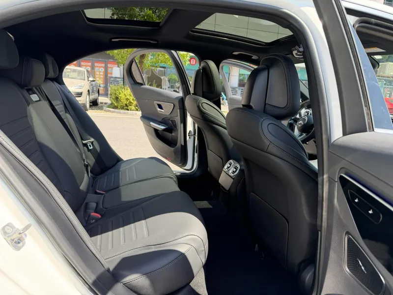 Mercedes-Benz C-Class 2024 C 260 L Sports version interior photo 11 Mercedes-Benz C-Class 2024 C 260 L Sports version interior photo 11