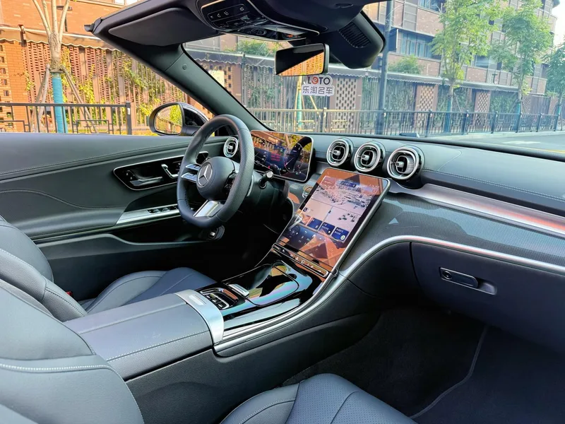 Mercedes-Benz CLE 2025 CLE 260 Coupé cabriolet intérieur photo 7 Mercedes-Benz CLE 2025 CLE 260 Coupé cabriolet intérieur photo 7