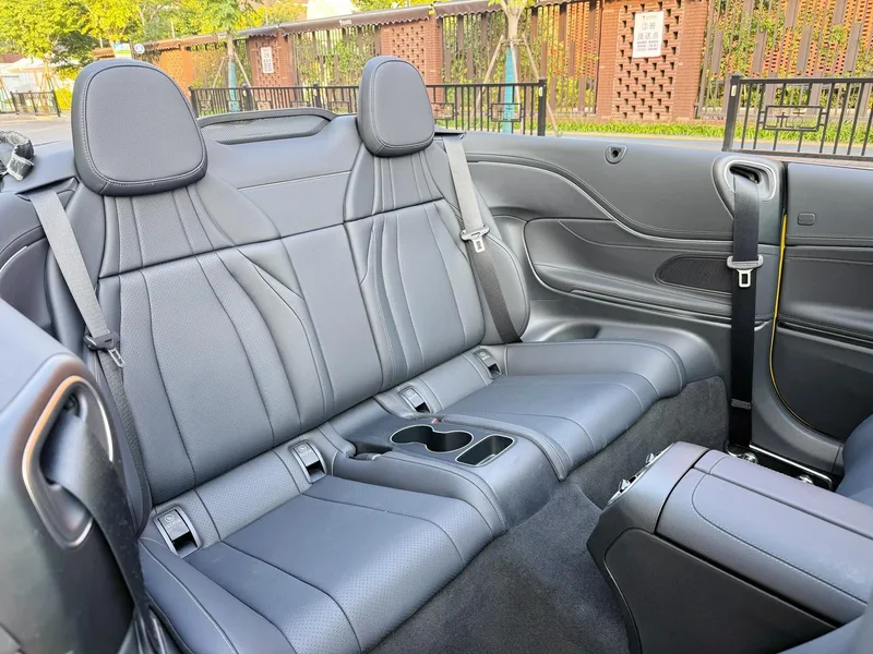 Mercedes-Benz CLE 2025 CLE 260 Coupé cabriolet intérieur photo 9 Mercedes-Benz CLE 2025 CLE 260 Coupé cabriolet intérieur photo 9