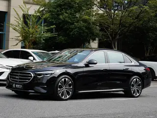 Mercedes-Benz E-Class 2024 E 350 e L Coche exterior foto 1 Mercedes-Benz E-Class 2024 E 350 e L Coche exterior foto 1