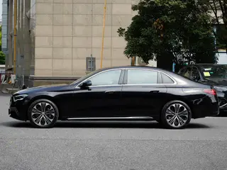 Mercedes-Benz E-Class 2024 E 350 e L Coche exterior foto 3 Mercedes-Benz E-Class 2024 E 350 e L Coche exterior foto 3
