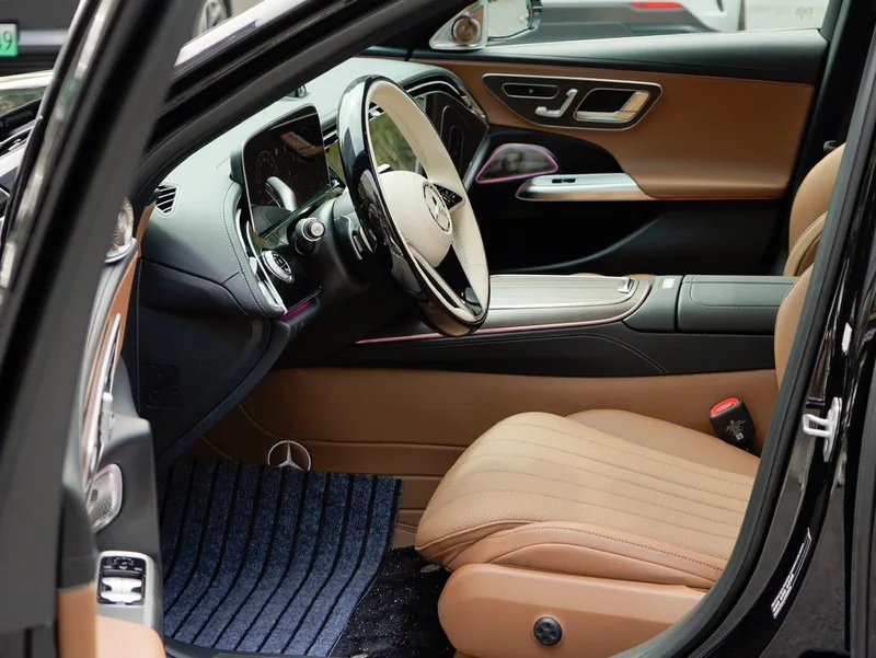 Mercedes-Benz E-Class 2024 E 350 e L Coche interior foto 11 Mercedes-Benz E-Class 2024 E 350 e L Coche interior foto 11