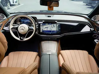 Mercedes-Benz E-Class 2024 E 350 e L Coche interior foto 14 Mercedes-Benz E-Class 2024 E 350 e L Coche interior foto 14