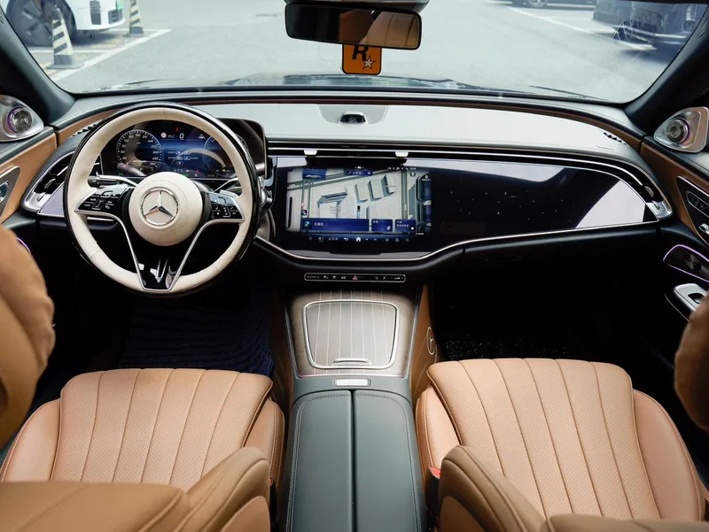 Mercedes-Benz E-Class 2024 E 350 e L Coche interior foto 14 Mercedes-Benz E-Class 2024 E 350 e L Coche interior foto 14