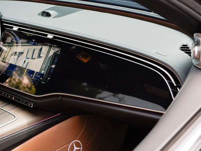 Mercedes-Benz E-Class 2024 E 350 e L Coche interior foto 17 Mercedes-Benz E-Class 2024 E 350 e L Coche interior foto 17