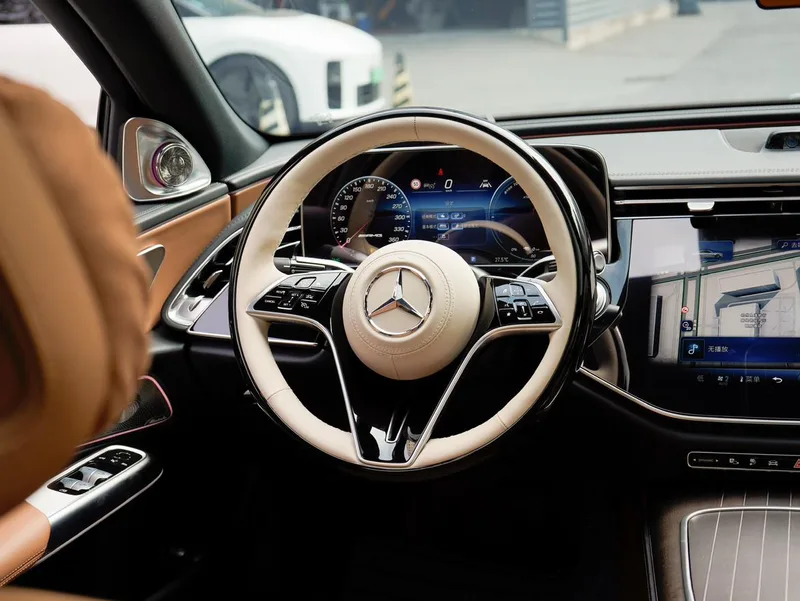 Mercedes-Benz E-Class 2024 E 350 e L Coche interior foto 18 Mercedes-Benz E-Class 2024 E 350 e L Coche interior foto 18