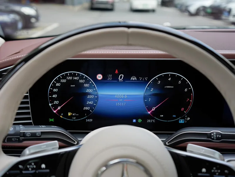 Mercedes-Benz Maybach GLS 2025 GLS 480 4MATIC exterior foto 9 Mercedes-Benz Maybach GLS 2025 GLS 480 4MATIC exterior foto 9