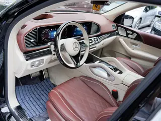 Mercedes-Benz Maybach GLS 2025 GLS 480 4MATIC interior foto 12 Mercedes-Benz Maybach GLS 2025 GLS 480 4MATIC interior foto 12