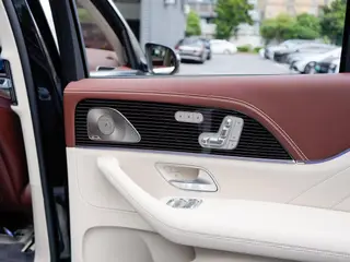 Mercedes-Benz Maybach GLS 2025 GLS 480 4MATIC interior foto 15 Mercedes-Benz Maybach GLS 2025 GLS 480 4MATIC interior foto 15