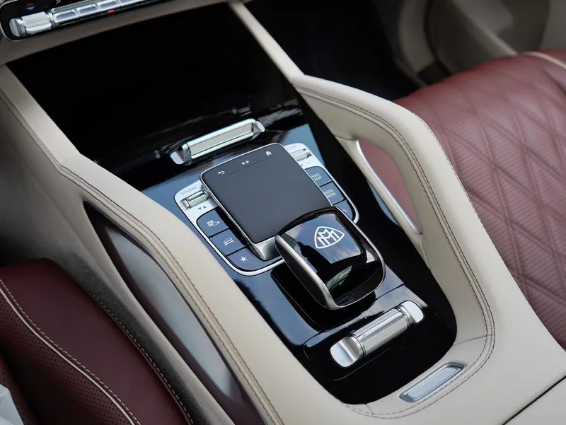 Mercedes-Benz Maybach GLS 2025 GLS 480 4MATIC interior foto 17 Mercedes-Benz Maybach GLS 2025 GLS 480 4MATIC interior foto 17