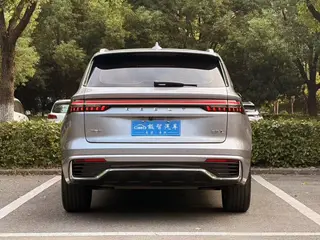 Geely Monjaro 2024 2.0TD DCT EVO Versión de dos ruedas motrices Longfeng exterior foto 6 Geely Monjaro 2024 2.0TD DCT EVO Versión de dos ruedas motrices Longfeng exterior foto 6