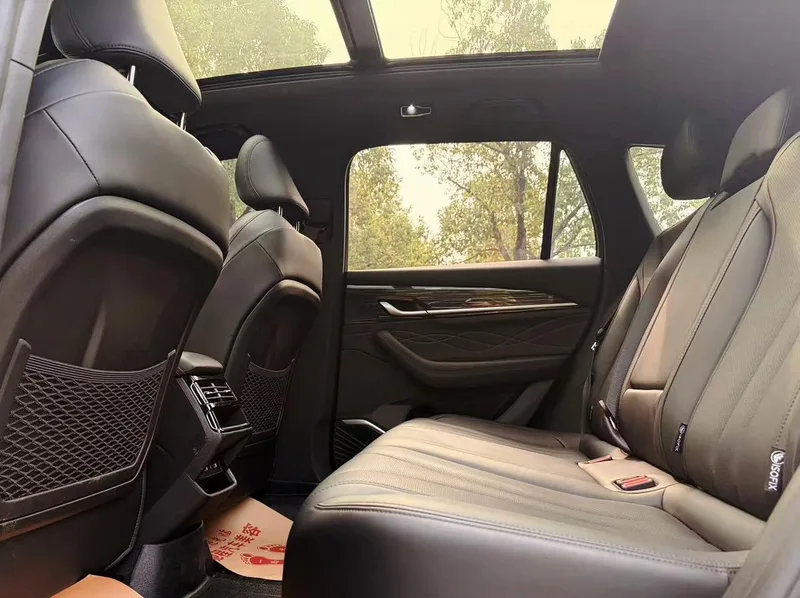 Geely Monjaro 2024 2.0TD DCT EVO Versión de dos ruedas motrices Longfeng interior foto 11 Geely Monjaro 2024 2.0TD DCT EVO Versión de dos ruedas motrices Longfeng interior foto 11