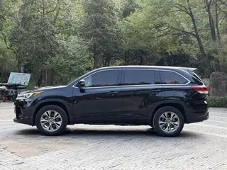 Toyota Highlander 2018 2.0T Version élite à deux roues motrices 5 Siège État VI extérieur photo 6 Toyota Highlander 2018 2.0T Version élite à deux roues motrices 5 Siège État VI extérieur photo 6
