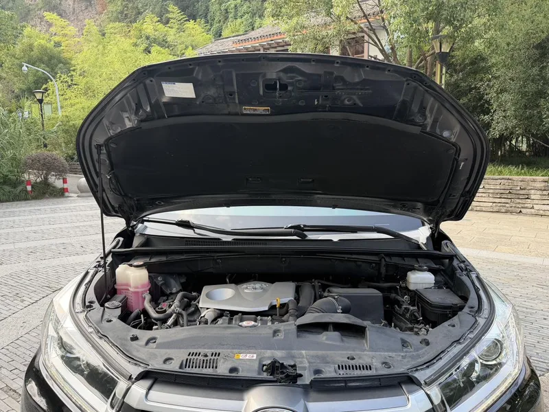 Toyota Highlander 2018 2.0T Version élite à deux roues motrices 5 Siège État VI intérieur photo 18 Toyota Highlander 2018 2.0T Version élite à deux roues motrices 5 Siège État VI intérieur photo 18