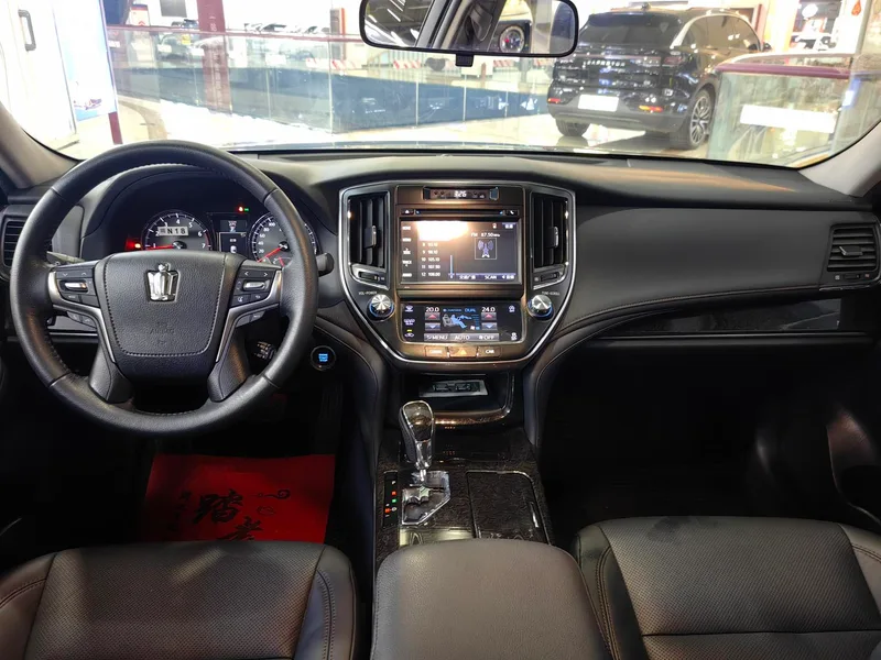 Toyota Crown 2018 2.0T Fashion Edition interior photo 12 Toyota Crown 2018 2.0T Fashion Edition interior photo 12