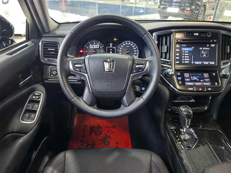 Toyota Crown 2018 2.0T Fashion Edition interior photo 13 Toyota Crown 2018 2.0T Fashion Edition interior photo 13