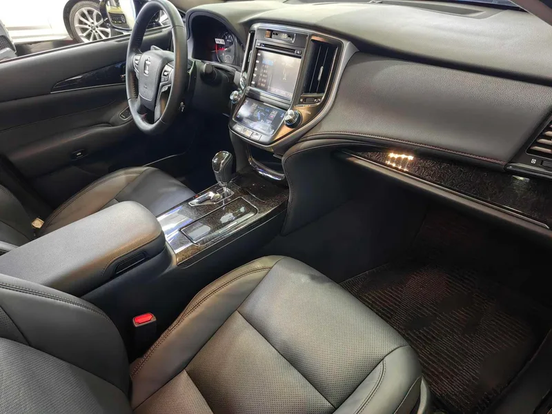 Toyota Crown 2018 2.0T Fashion Edition interior photo 15 Toyota Crown 2018 2.0T Fashion Edition interior photo 15