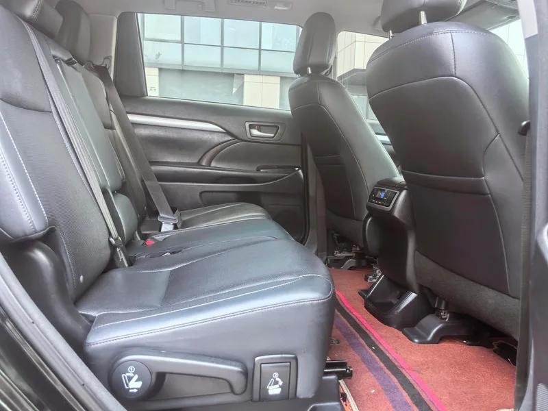 Toyota Highlander 2018 2.0T Four-wheel drive Premium Edition 7 seat Country VI exterior photo 10 Toyota Highlander 2018 2.0T Four-wheel drive Premium Edition 7 seat Country VI exterior photo 10