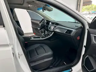 Geely Emgrand GL 2019 1.5T DCT Type intelligent d'élite extérieur photo 4 Geely Emgrand GL 2019 1.5T DCT Type intelligent d'élite extérieur photo 4
