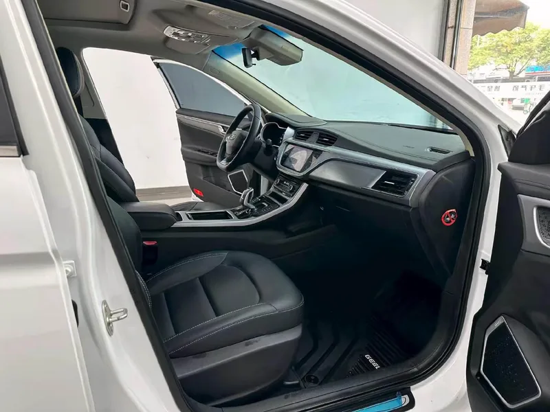 Geely Emgrand GL 2019 1.5T DCT Type intelligent d'élite extérieur photo 4 Geely Emgrand GL 2019 1.5T DCT Type intelligent d'élite extérieur photo 4