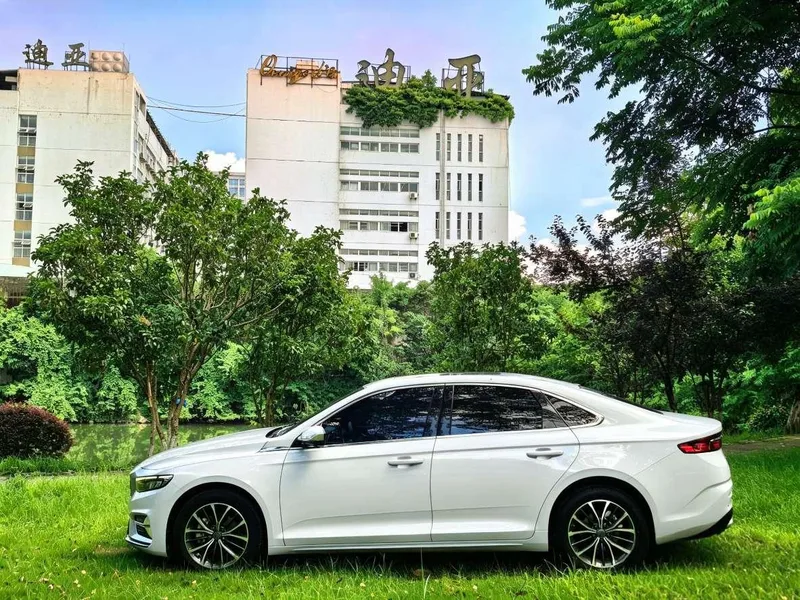 Geely Preface 2023 1.5T Versión Fuyao exterior foto 7 Geely Preface 2023 1.5T Versión Fuyao exterior foto 7