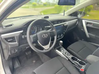 Toyota Corolla 2017 1.6L CVT GL interior photo 13 Toyota Corolla 2017 1.6L CVT GL interior photo 13