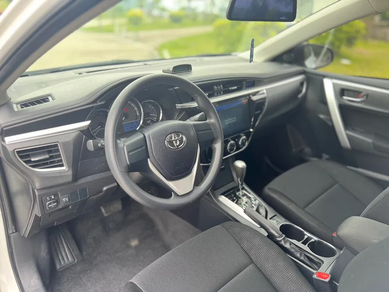 Toyota Corolla 2017 1.6L CVT GL interior photo 13 Toyota Corolla 2017 1.6L CVT GL interior photo 13
