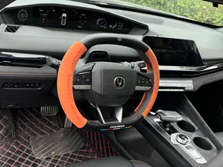 Changan UNI-V 2022 1.5T Versión deportiva interior foto 11 Changan UNI-V 2022 1.5T Versión deportiva interior foto 11