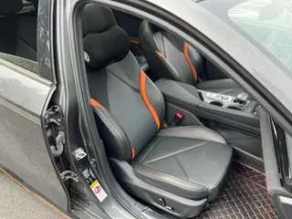 Changan UNI-V 2022 1.5T Versión deportiva interior foto 19 Changan UNI-V 2022 1.5T Versión deportiva interior foto 19